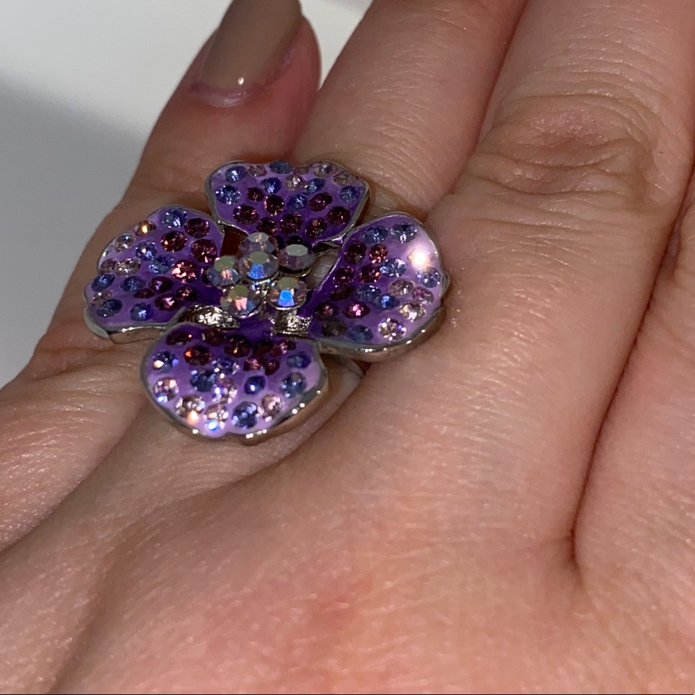 Size 8 purple flower rhinestone ring